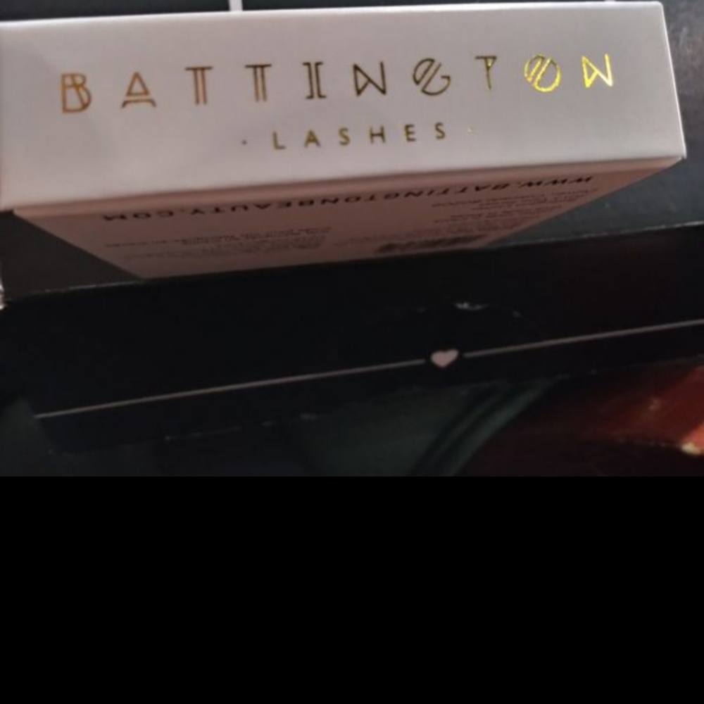 Lashes - Picture 2 of 4